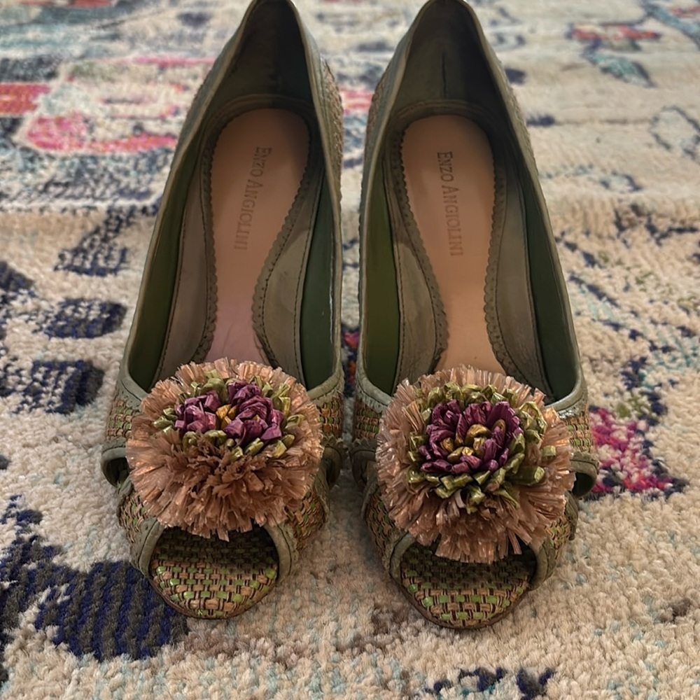 Enzo Angiolini EANILSA peep-toe heels with flower accent